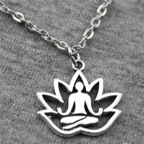 Pendentif Bouddha Position du Lotus